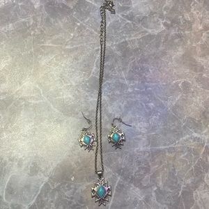Montana silversmiths turquoise necklace and earrings set